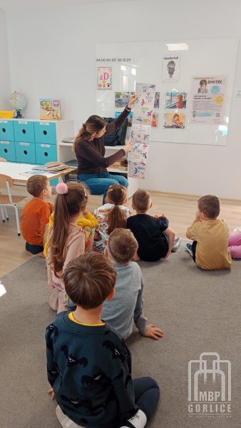 Biblioteka Gorlice, Prezentacja broszury w grupie pięciolatków